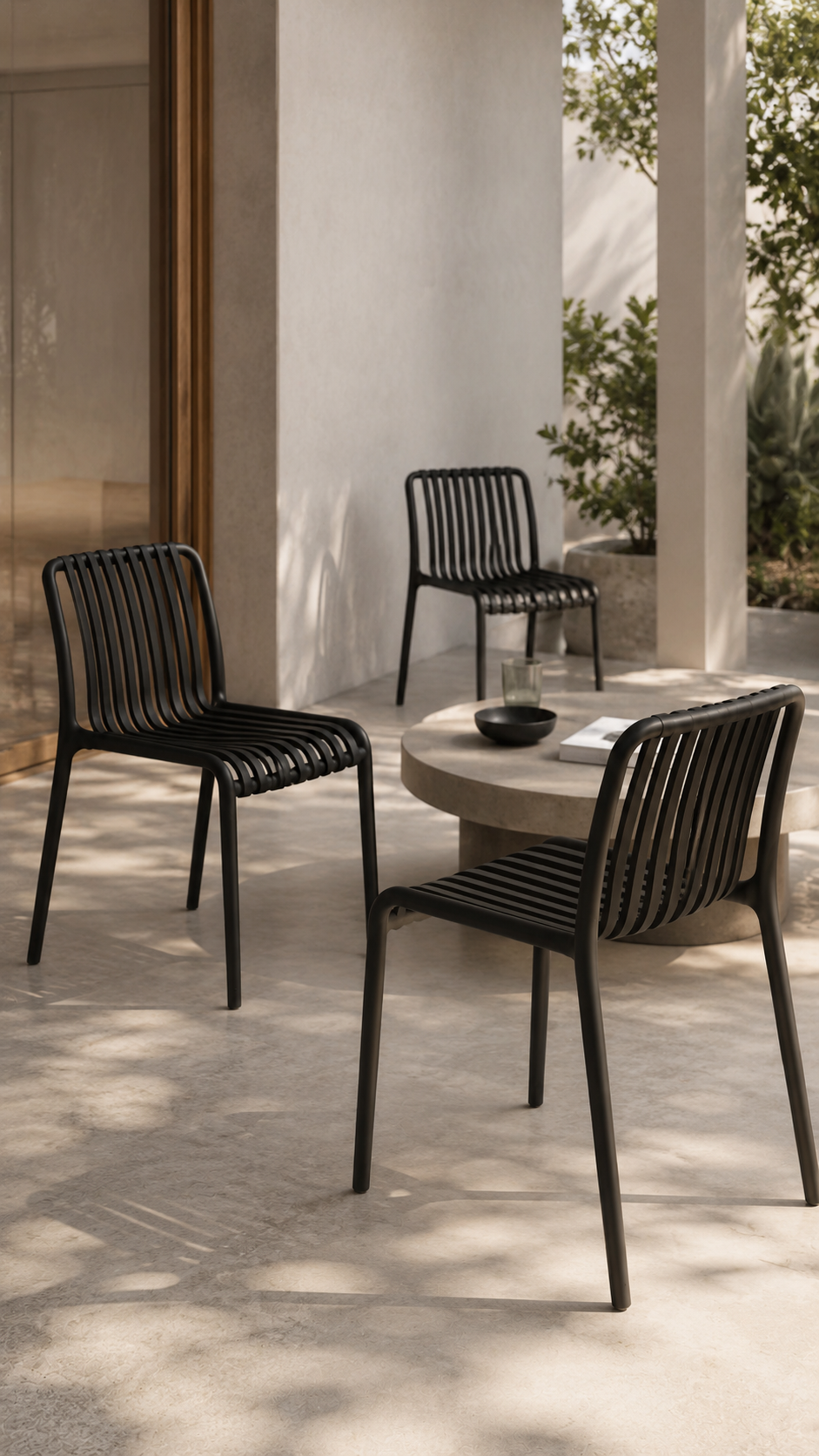 Silla France de Terraza Exterior o Comedor Filtro UV - Negra apilable de alta resistencia